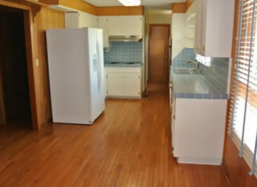 Kitchen before 2
